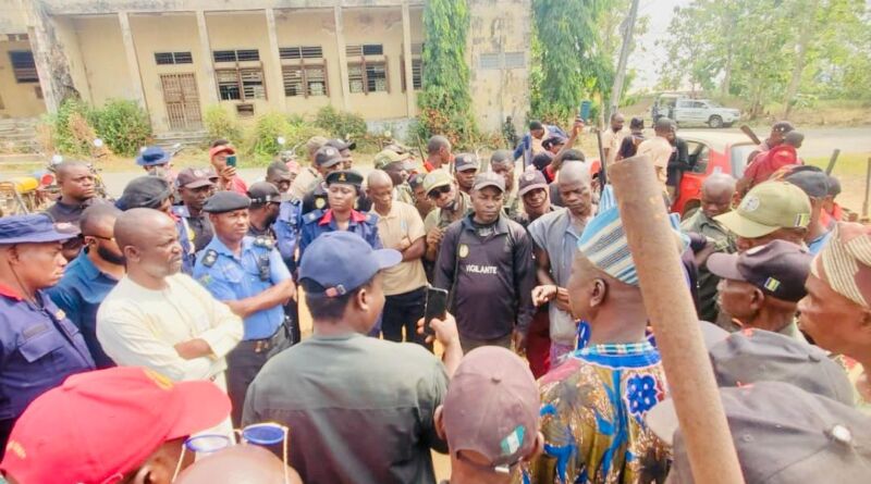 Oluyole LG chairman laments poor commitment to CSR by private firms over abduction of expatriate, police killing