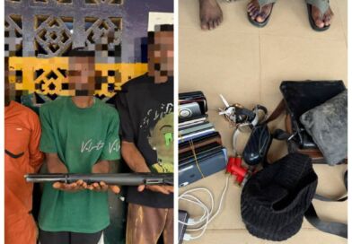 Oyo Police Arrest Three Suspected Robbers, Recover Gun, Phones and Cash in Ibadan