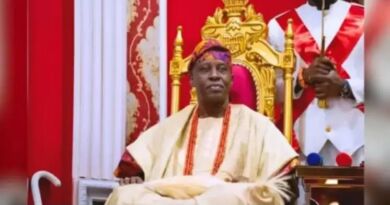 𝐒𝐨𝐮𝐧 𝐬𝐮𝐬𝐩𝐞𝐧𝐝𝐬 𝐒𝐞𝐧𝐚𝐭𝐨𝐫 𝐀𝐝𝐞𝐬𝐞𝐮𝐧 𝐚𝐬 𝐌𝐚𝐲𝐞𝐠𝐮𝐧 𝐨𝐟 𝐎𝐠𝐛𝐨𝐦𝐨𝐬𝐨