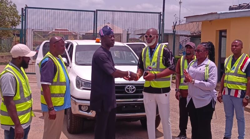 Oyo Presents Specialised Vehicle to NAMA for Airport Upgrade