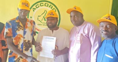 Oyo Accord: Dr. Folahan Submits Expression of Interest, Nomination Forms for 2027 Election