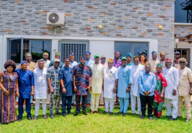 Ogundoyin Leads Oyo Lawmakers to Endorse Bimbo Adekanmbi as APM Governorship Aspirant at Strategic Breakfast Meeting