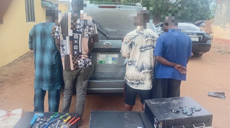 Oyo State Police Intercept Suspected Telecom Vandals, Recover N8m Loot Oyo State Police Intercept Suspected Telecom Vandals, Recover N8m Loot