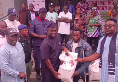 Oyo Govt, Private Foundation Distribute 30,000 Bags of Rice to Vulnerable Residents Oyo Govt, Private Foundation Distribute 30,000 Bags of Rice to Vulnerable Residents