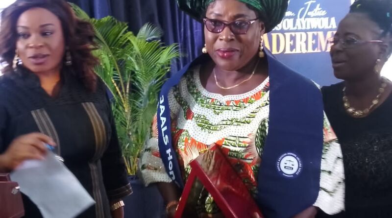 Queen Rashidat Ladoja Receives Women of Impact Award