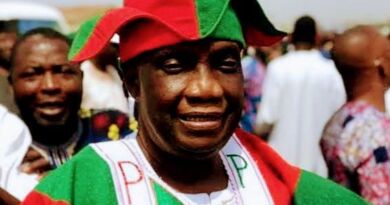 Oyelese Fires at Makinde Over Local Govt Financial Transparency